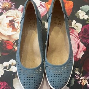 Naturalizer Women's Slate Blue Perforated Loafers